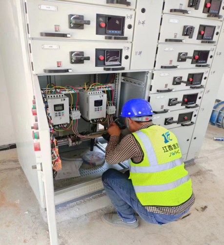 抗洪抢险报导-迎“汛”而上，，，奔赴前线 -348.png